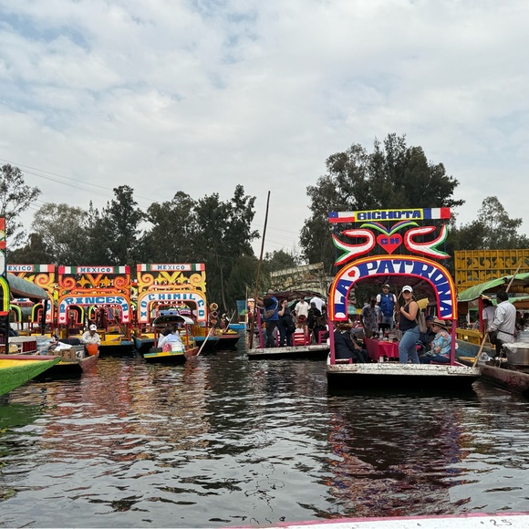 Meet your Posher, Megan - Picture 1 of 2